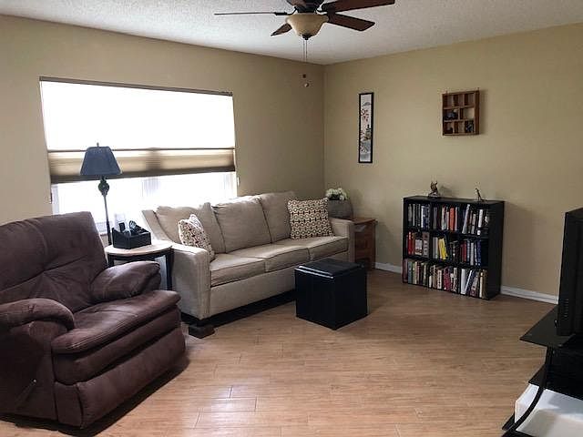 1st image of 1812 Foxhunt Dr Unit B