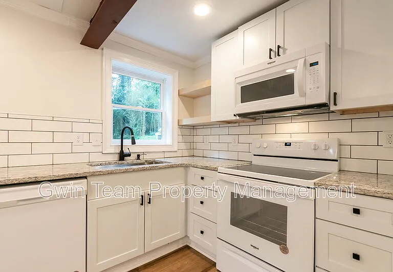 4932 Rock Haven Dr — Photo 11