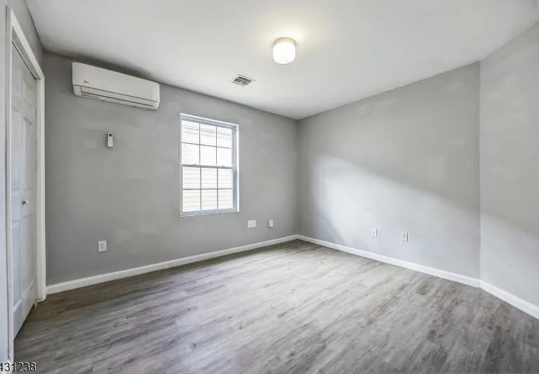 708 Ocean Ave — Photo 11