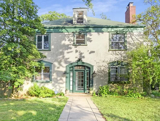 Rented by Compass | media 12