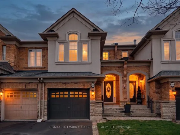 202 Duskywing Way, Oakville, ON L6L 6X4