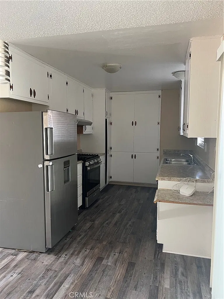 3 bed, 1170 sqft, $1,950 — Photo 4