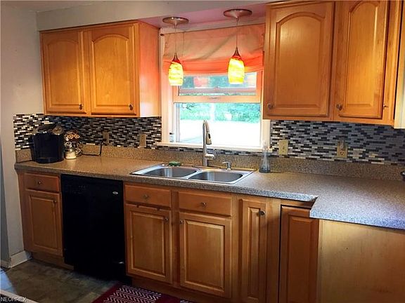 4th image of 190 Kempton Dr