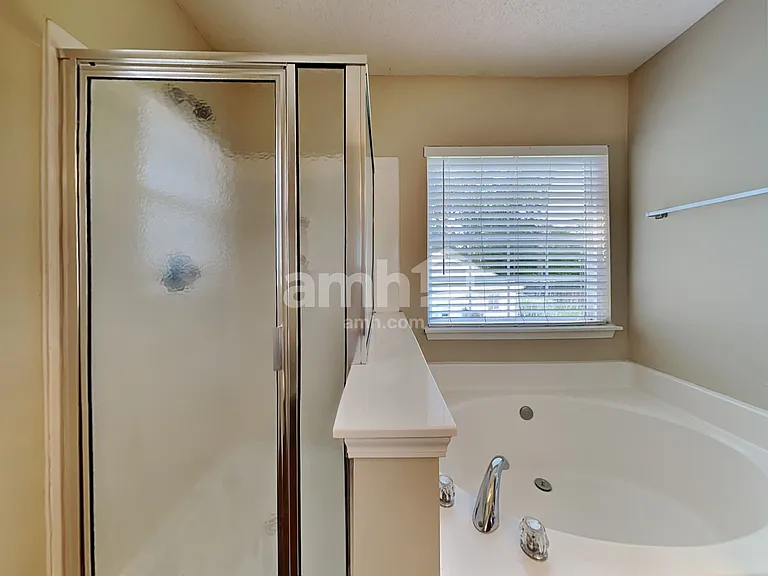 104 Reading Ct — Photo 12
