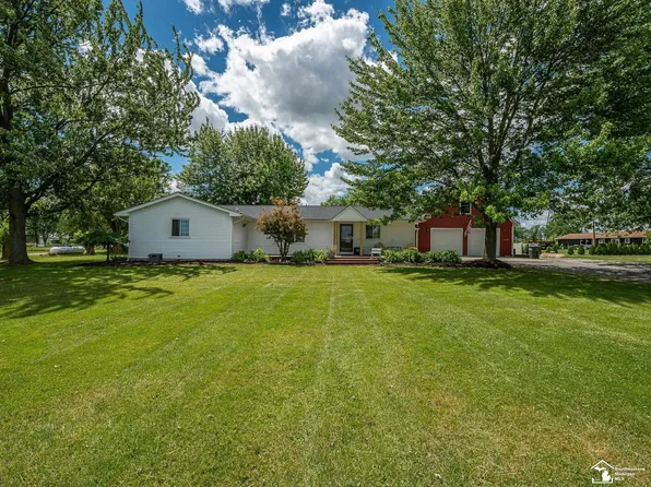 10937 Armstrong Rd, South Rockwood, MI 48179