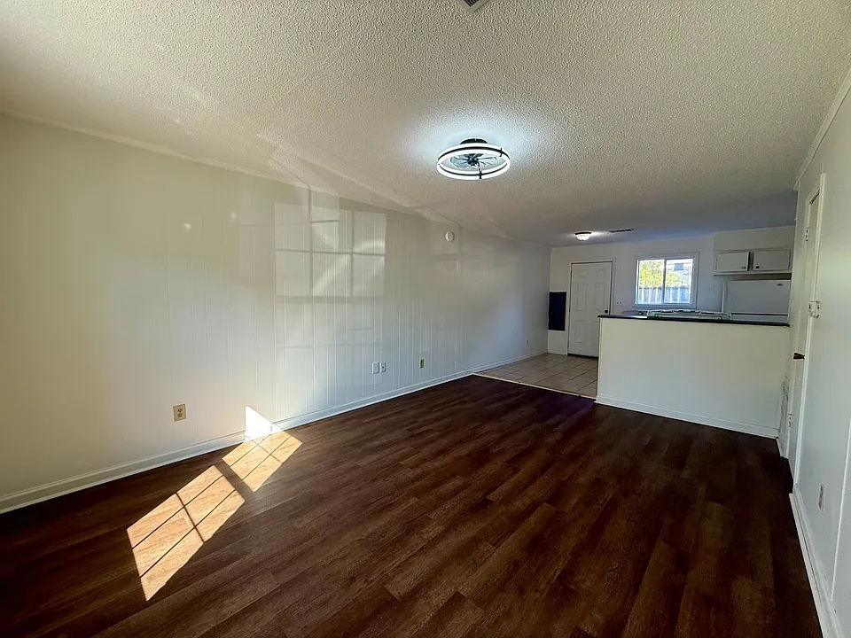 1403 Kimberly Dr