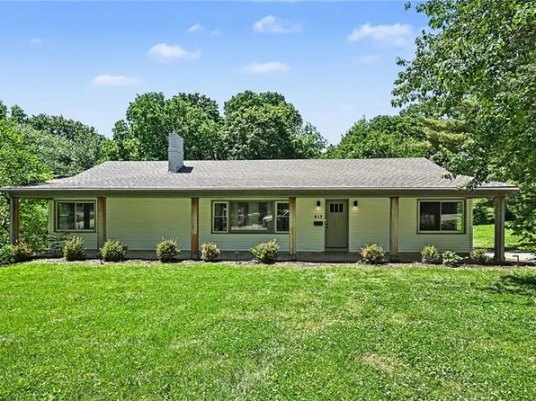 613 E Red Rd, Independence, MO 64055