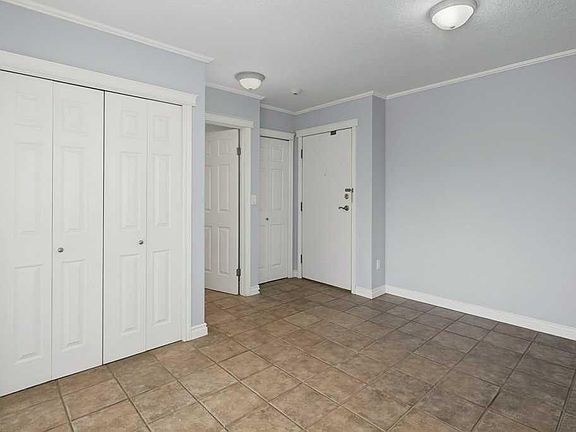4th image of 333 N Garry Cres NE #414