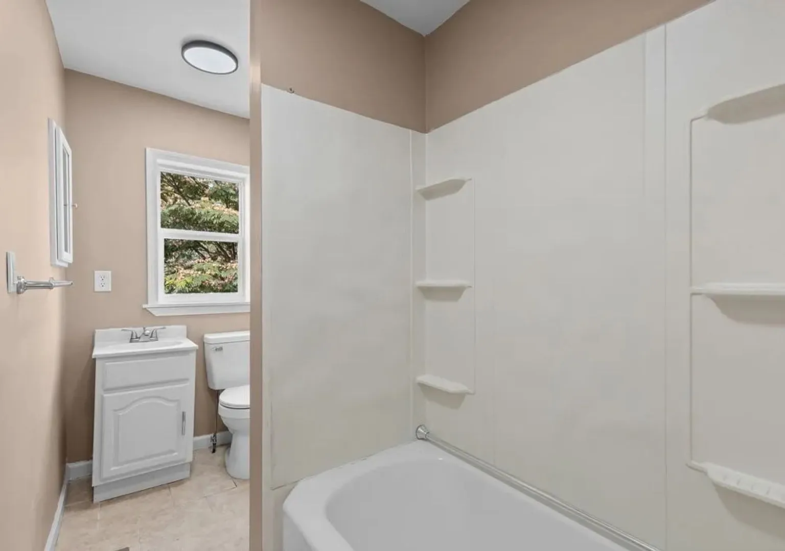 Single Family home available in Wheeling WV — Photo 3