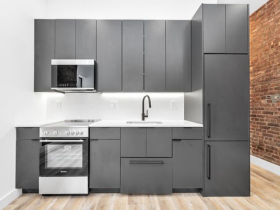 5th image of 314 W 51st St APT 2b