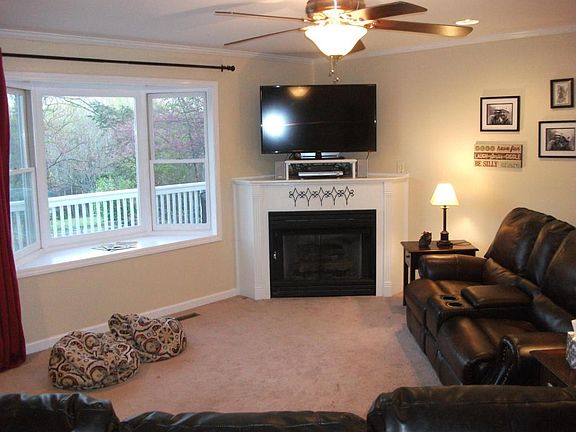 2nd image of 200 Greenview Dr