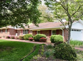 5415 Woodcliff Dr, Winston Salem, NC 27106