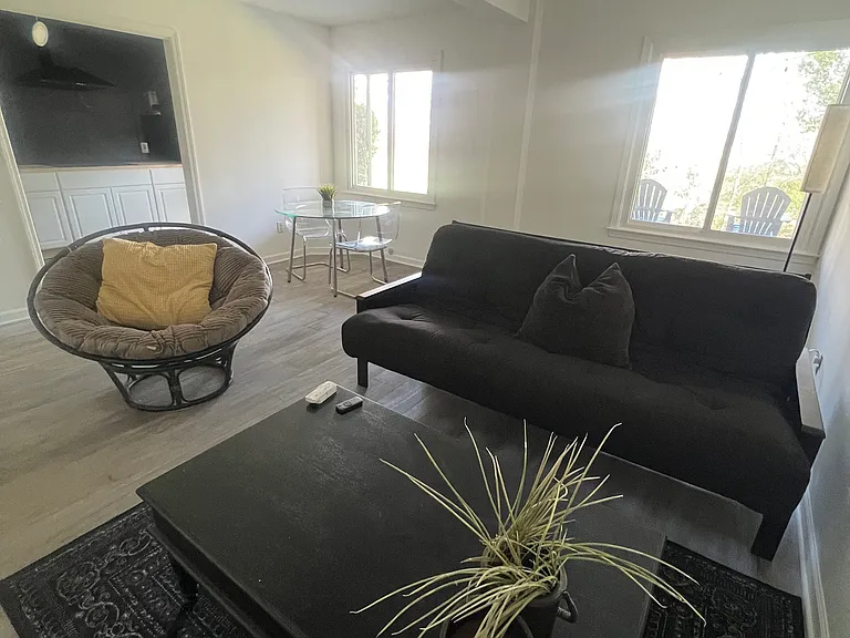 1419 Old Virginia Ct SE — Photo 5