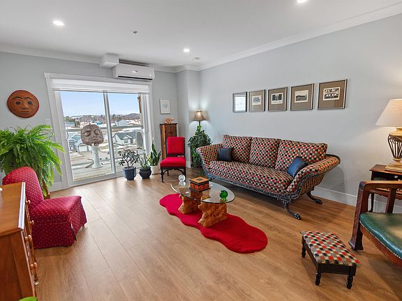 5th image of 18 Gilbert Dr #403