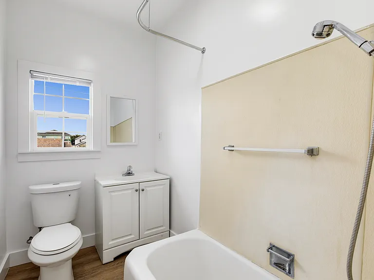 401 105th Ave #401 — Photo 12