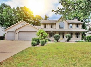 2837 Parkwood Dr, Green Bay, WI 54313