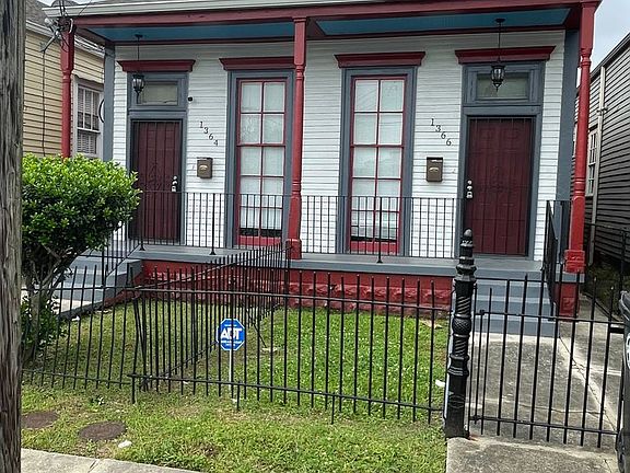 2nd image of 1364-1366 Laharpe St