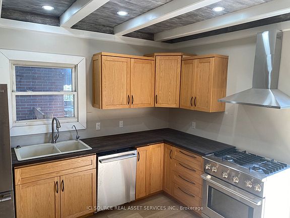3rd image of 825 Raymo Rd