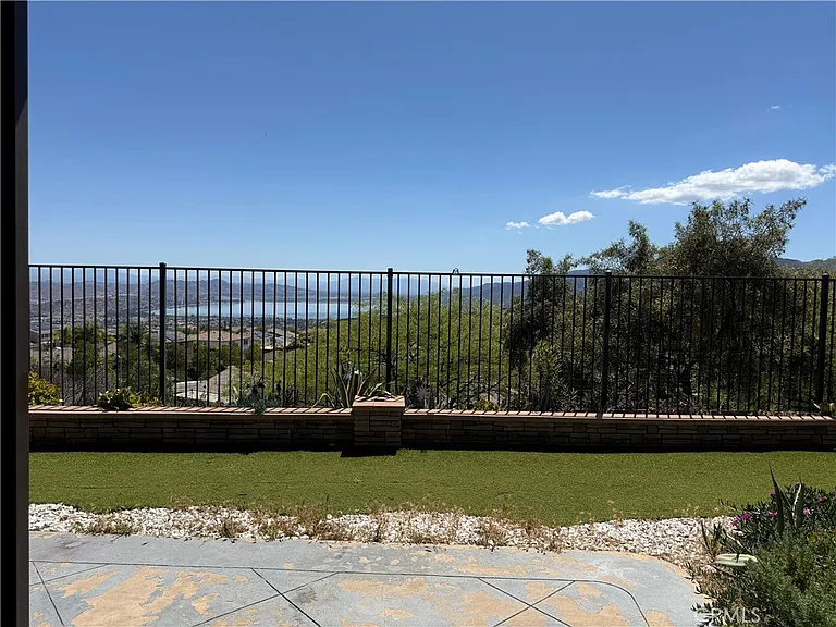 29204 Gateway Dr — Photo 36