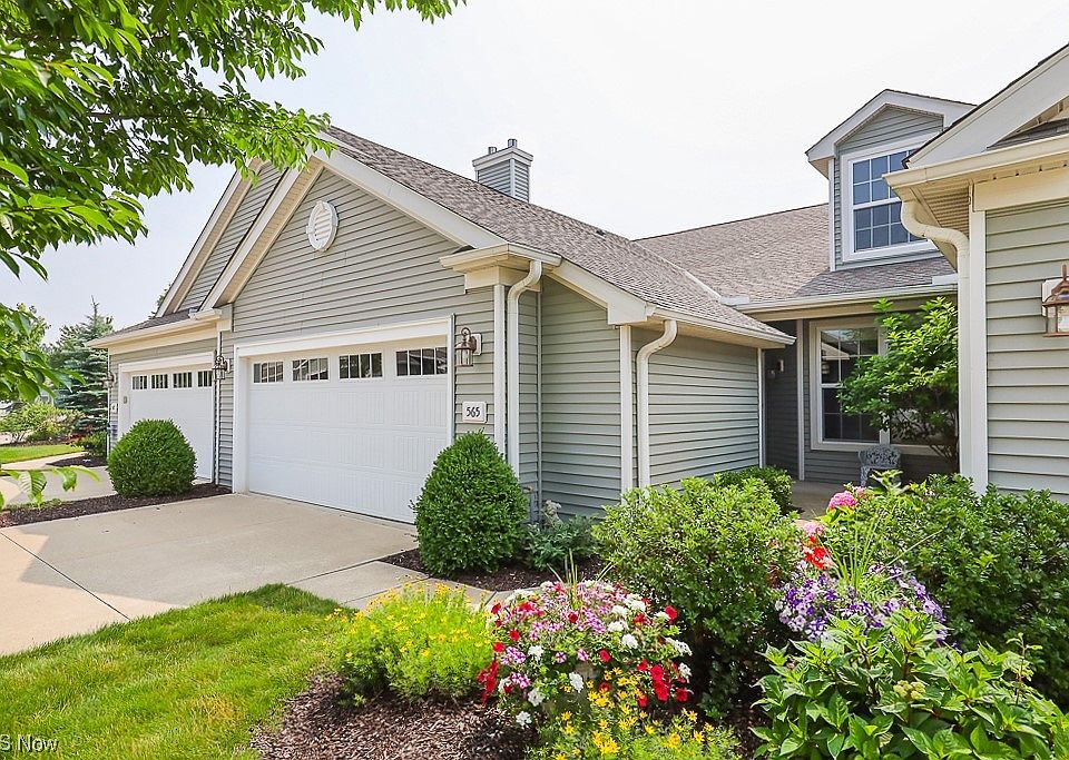1st image of 565 Hyannis Port Cir