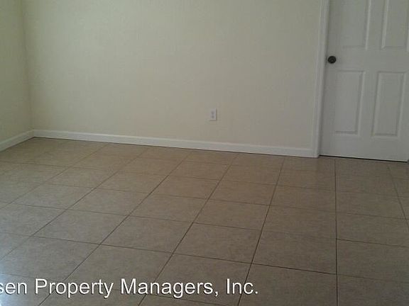 3rd image of 630 44th St Unit 2