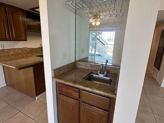 4th image of 27 Montego Ct #27