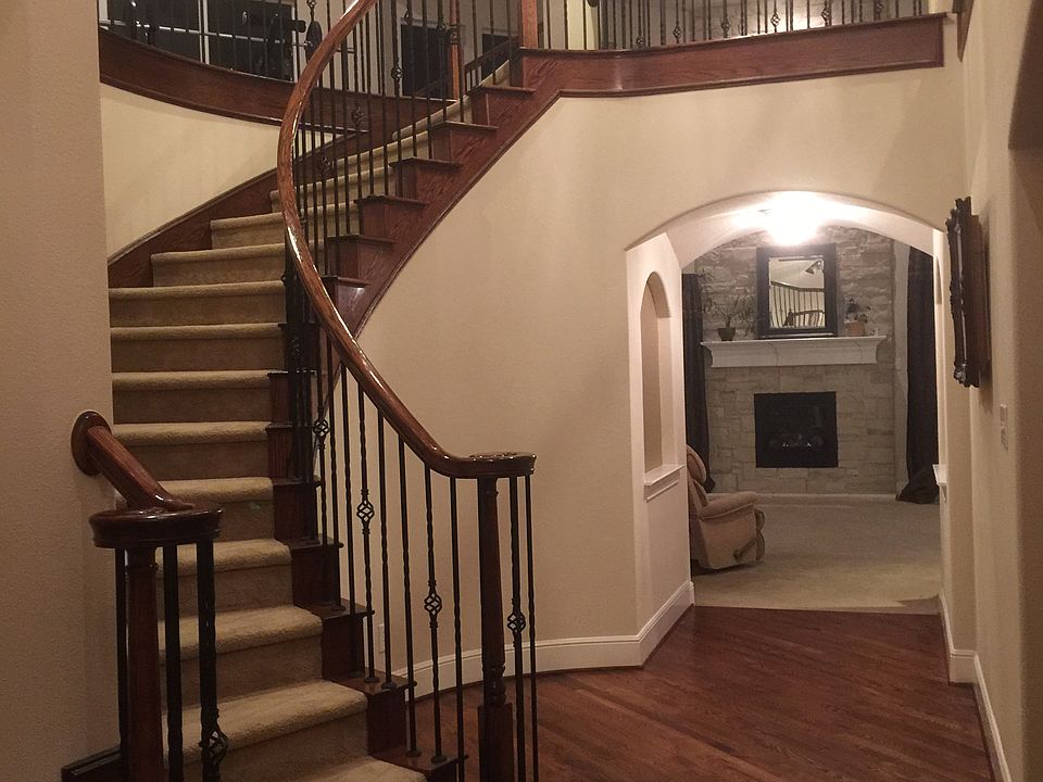 Grand Staircase & Wow! 