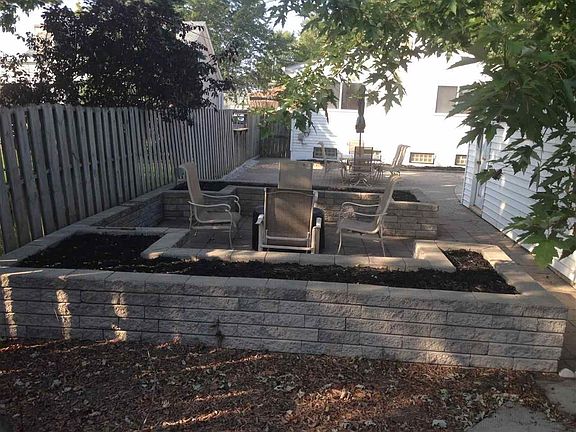 4th image of 21524 Broadway St