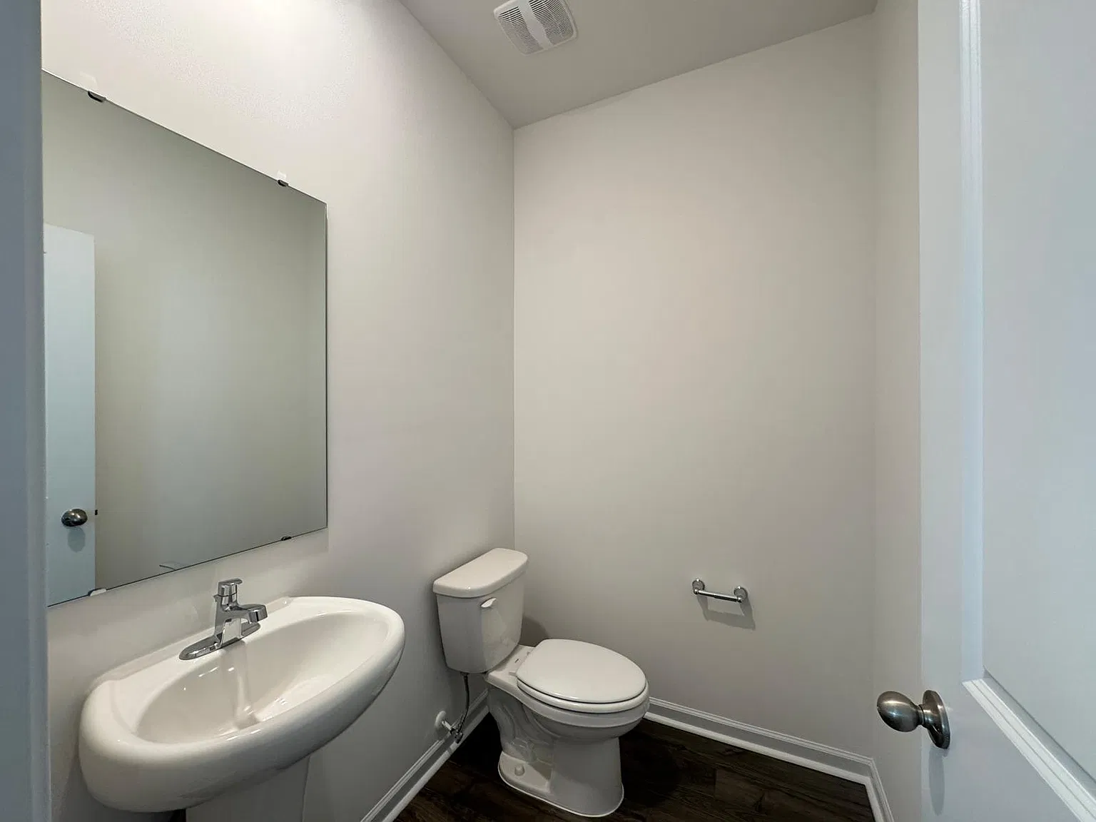 4 bed, 3.5 bath, 2283 sqft, $2,145 — Photo 4