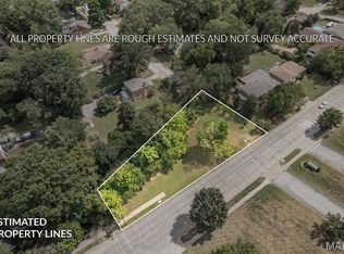 7765 Weston Pl, Saint Louis, MO 63117