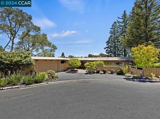 3 Duncan Ct, Orinda, CA 94563