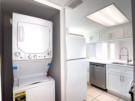 4th image of 306 Mango Dr #Ec4428903