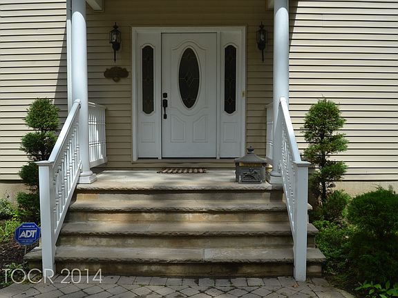 2nd image of 32 Oakland St