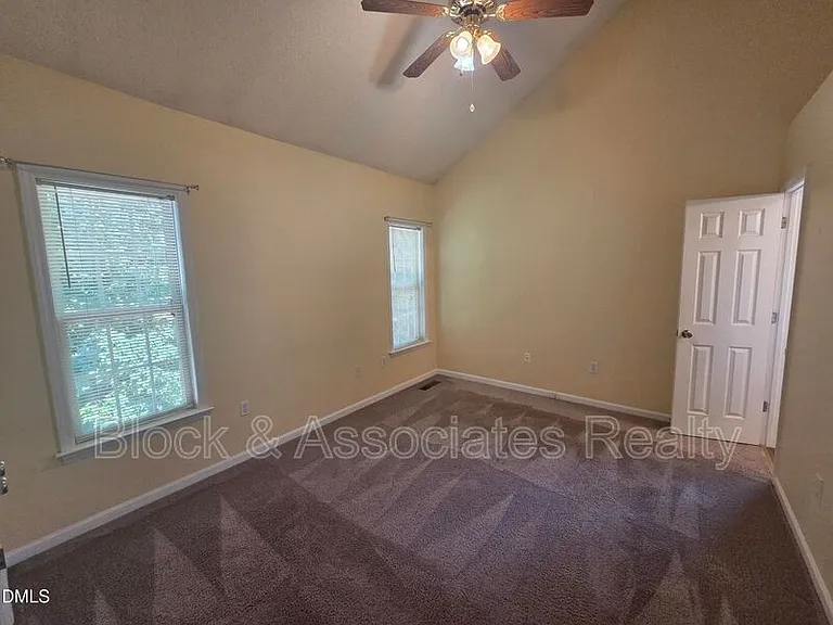 116 Cliffdale Rd — Photo 9