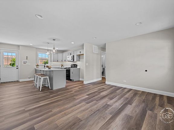 4th image of 37 Ridge Ln