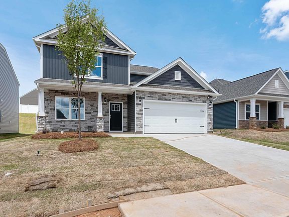 3rd image of 941 Pineland Dr