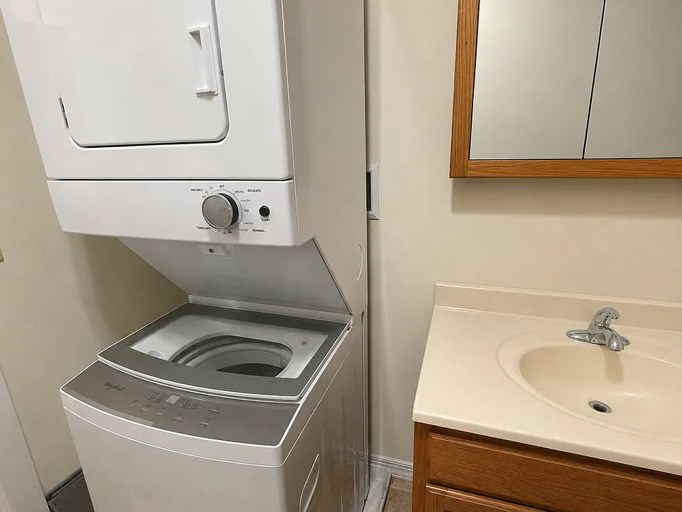 137 Garibaldi Ave #5