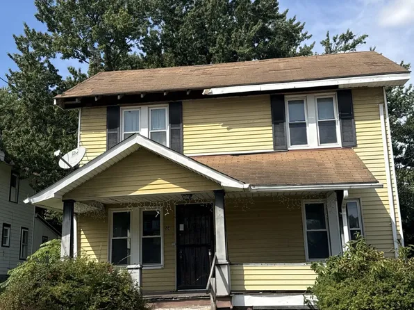 1534 Shehy St, Youngstown, OH 44506