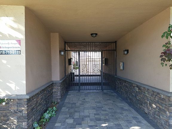 3rd image of 13447 Burbank Blvd APT 8