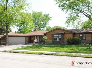 1675 Penfold Pl, Northbrook, IL 60062