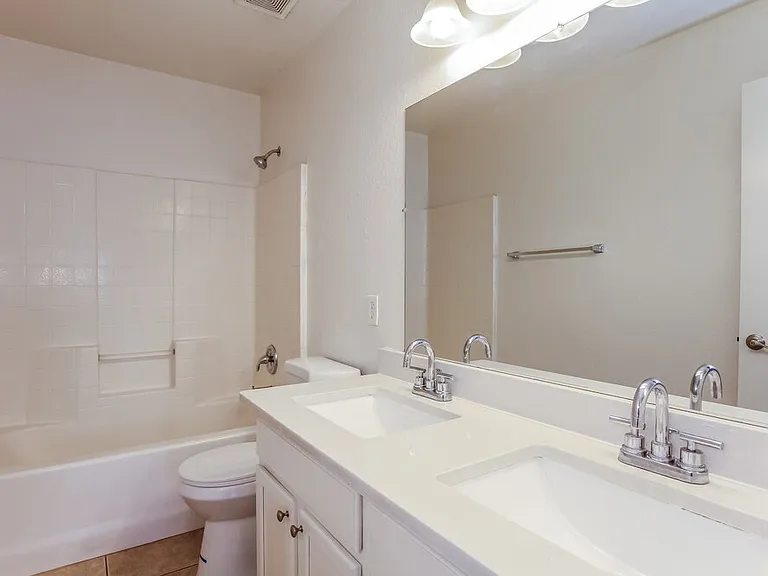 8745 W Tuckey Ln — Photo 14