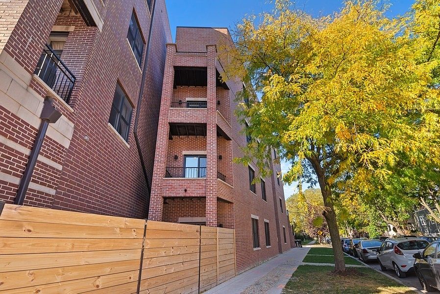 1st image of 2509 W Argyle St #2