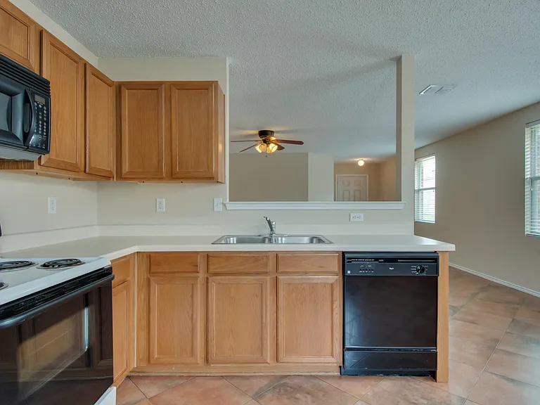 3833 Foxhound Ln — Photo 8