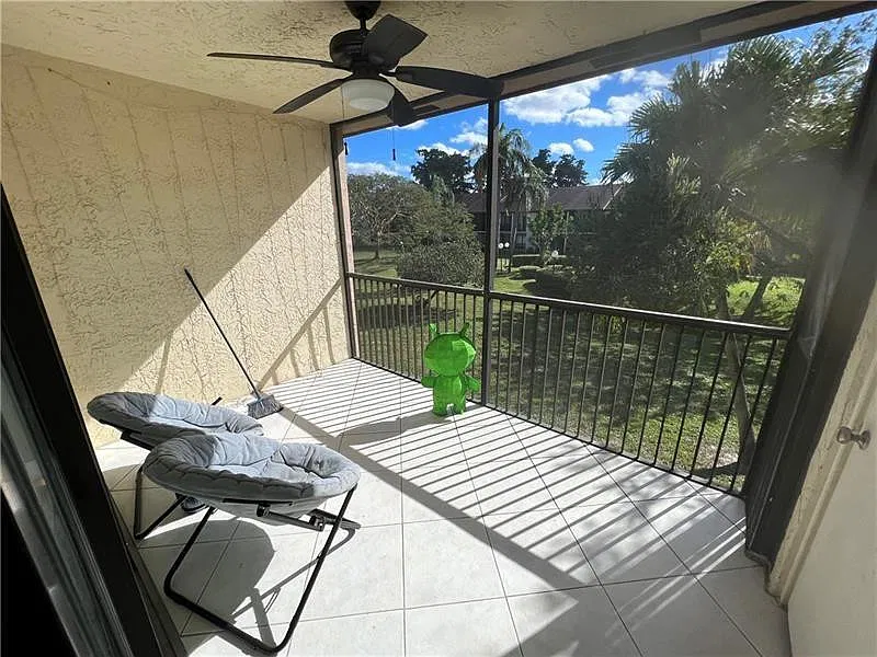 2 bed, 2.0 bath, 1100 sqft, $2,250 — Photo 3