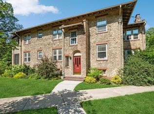 2770 Prairie Ave #1, Evanston, IL 60201