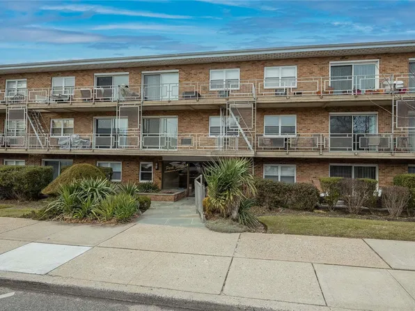 90 S Park Avenue #B10, Rockville Centre, NY 11570