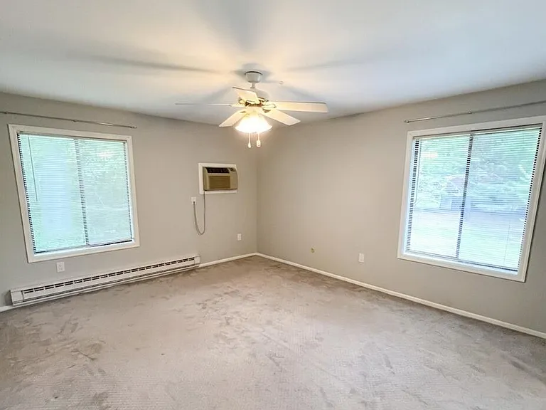 115 Amberly Dr #H — Photo 11