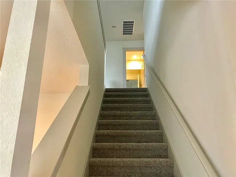 10408 Fulton Ave — Photo 11