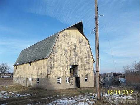 Hip roof barn