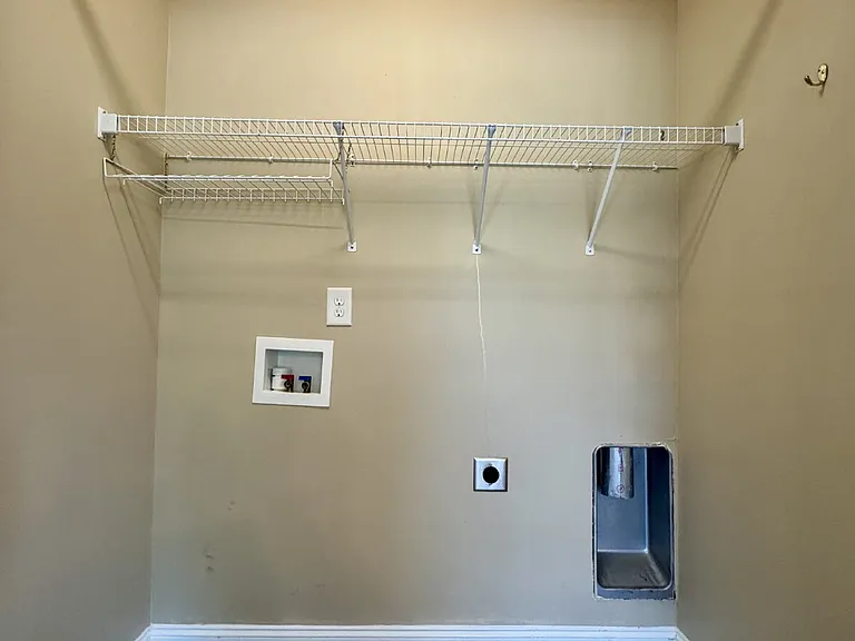 230 Hunters Creek Dr — Photo 20